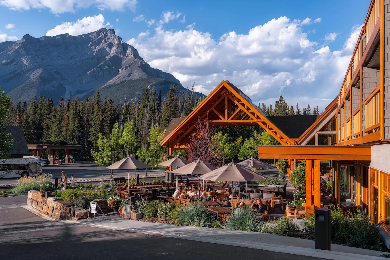Hotel Canoe & Suites transfer